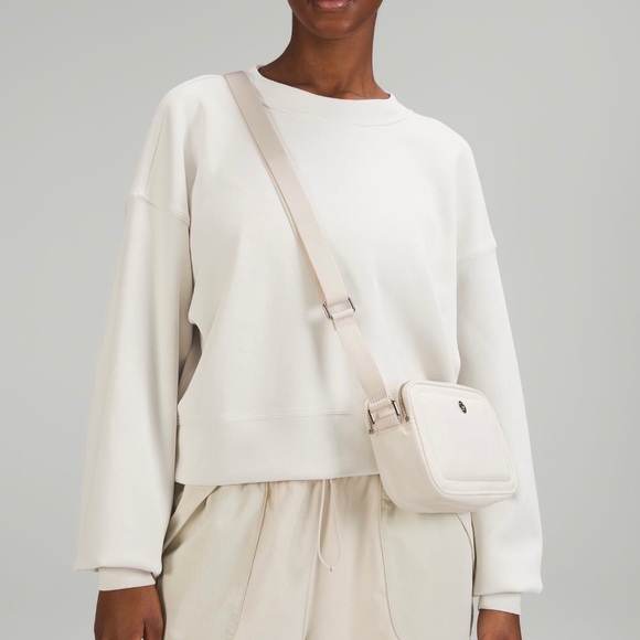 HTF Lululemon Camera Crossbody Bag - Picture 4 of 8